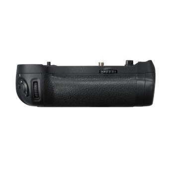 Nikon MB-D18